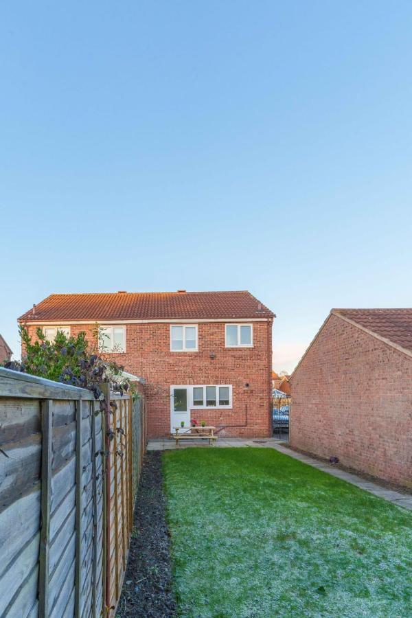 Huntington House With Free Off Road Parking